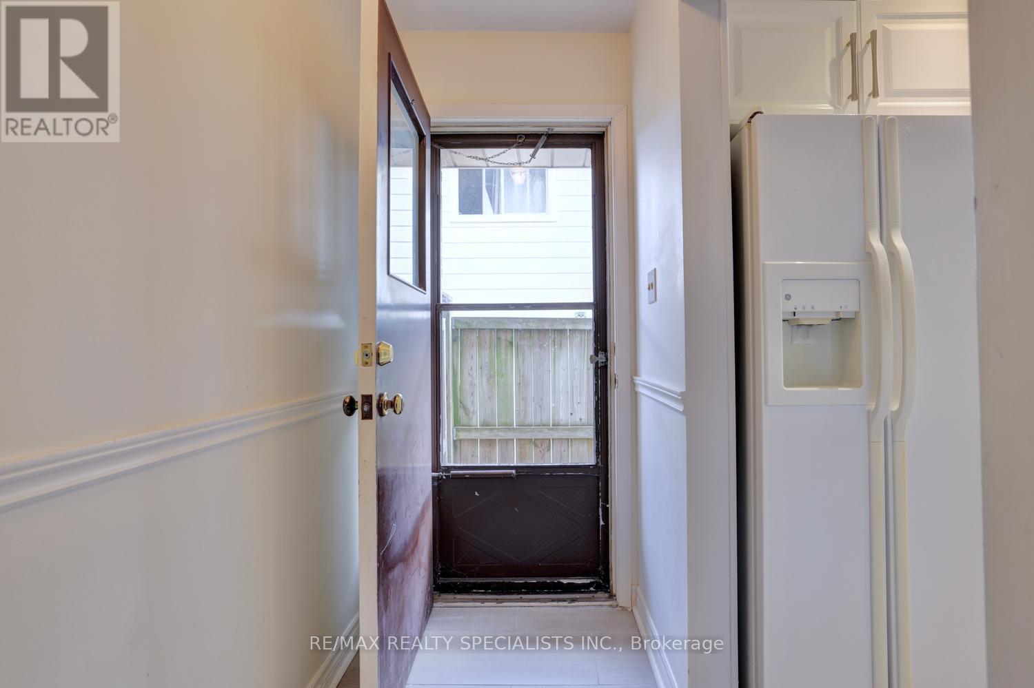 2494 Barcella Crescent, Mississauga, Ontario  L5K 1E2 - Photo 15 - W14083054