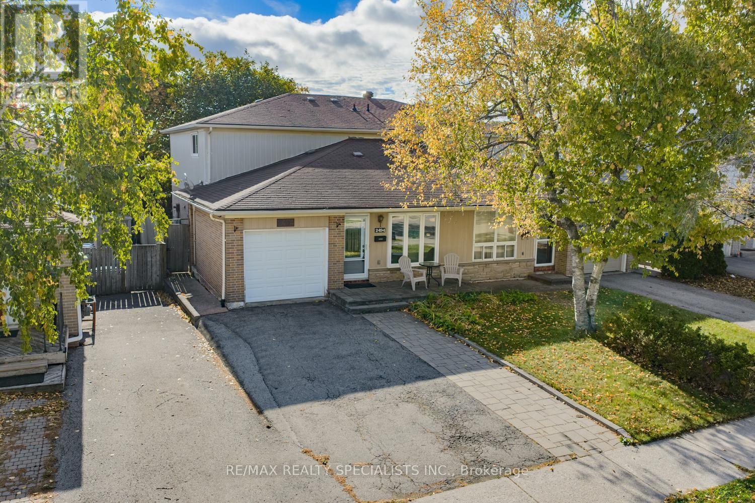 2494 Barcella Crescent, Mississauga, Ontario  L5K 1E2 - Photo 3 - W14083054