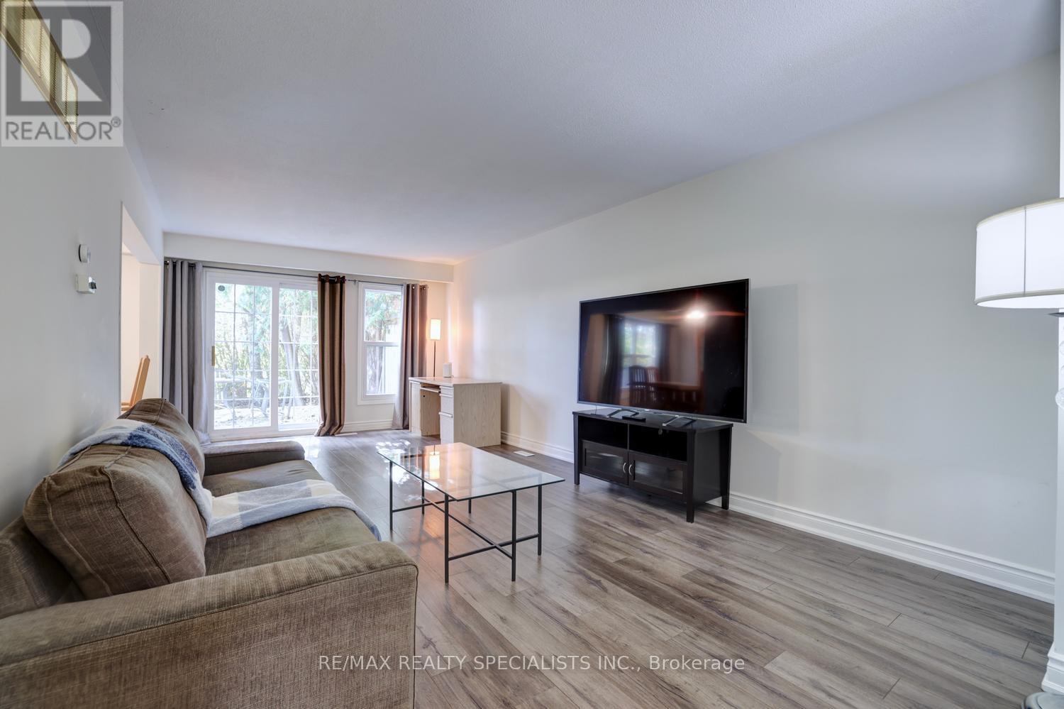 2494 Barcella Crescent, Mississauga, Ontario  L5K 1E2 - Photo 6 - W14083054