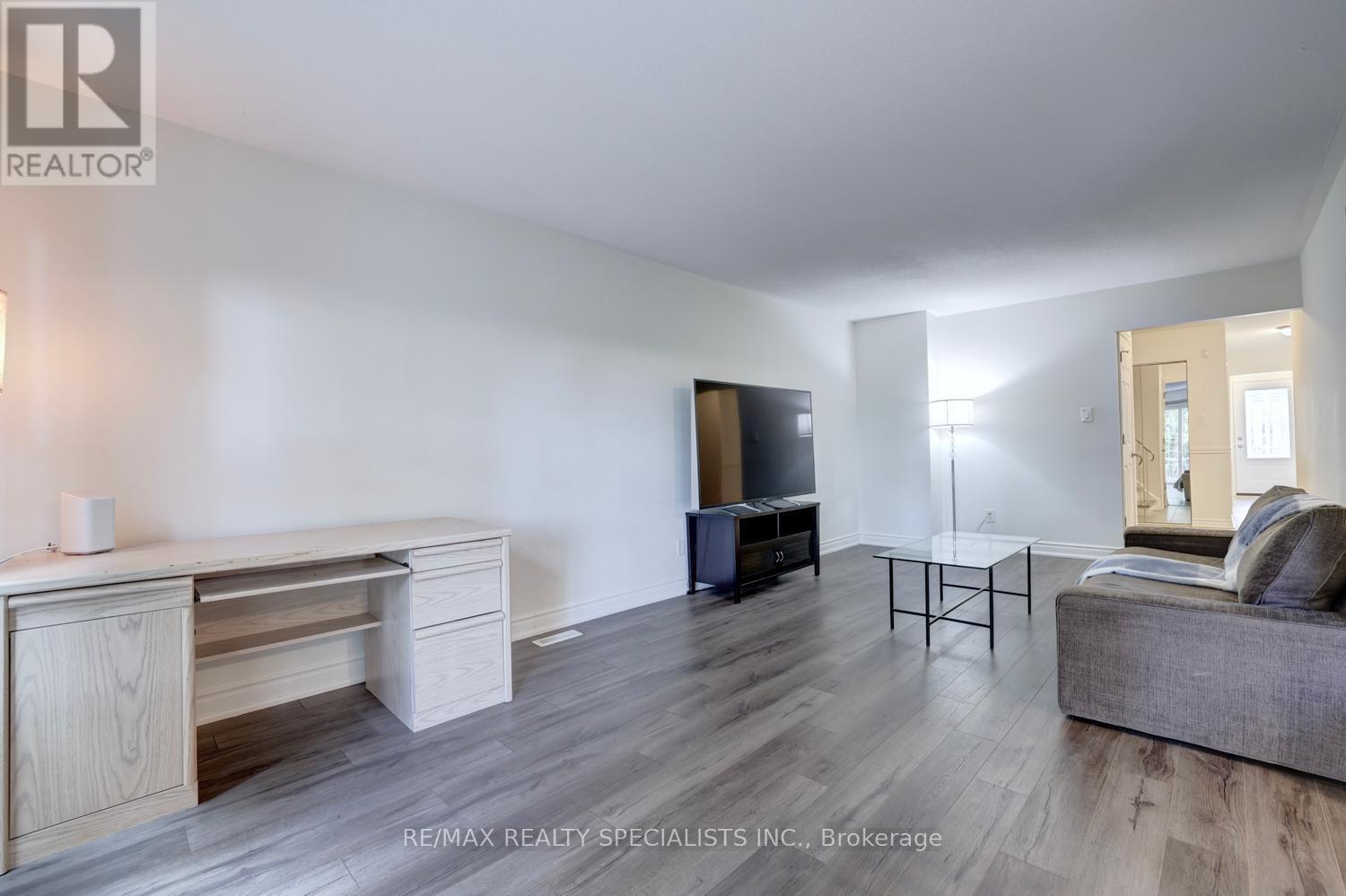 2494 Barcella Crescent, Mississauga, Ontario  L5K 1E2 - Photo 8 - W14083054