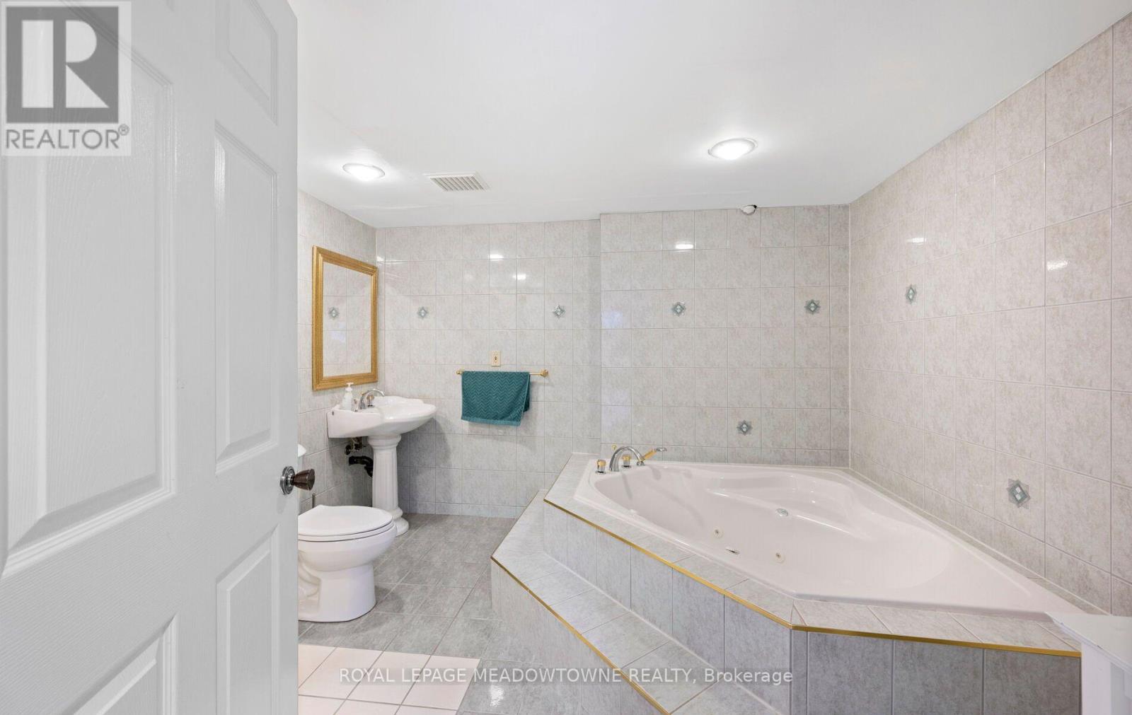 5419 Loonlake Avenue, Mississauga, Ontario  L5V 2E1 - Photo 33 - W14083086