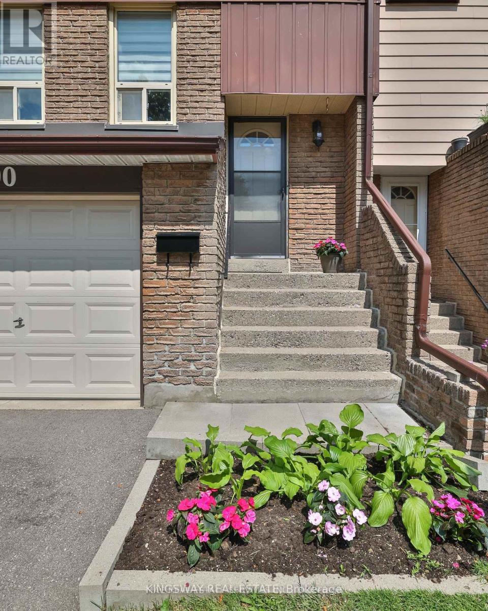90 - 1221 Dundix Road, Mississauga, Ontario  L4Y 3Y9 - Photo 1 - W14083104