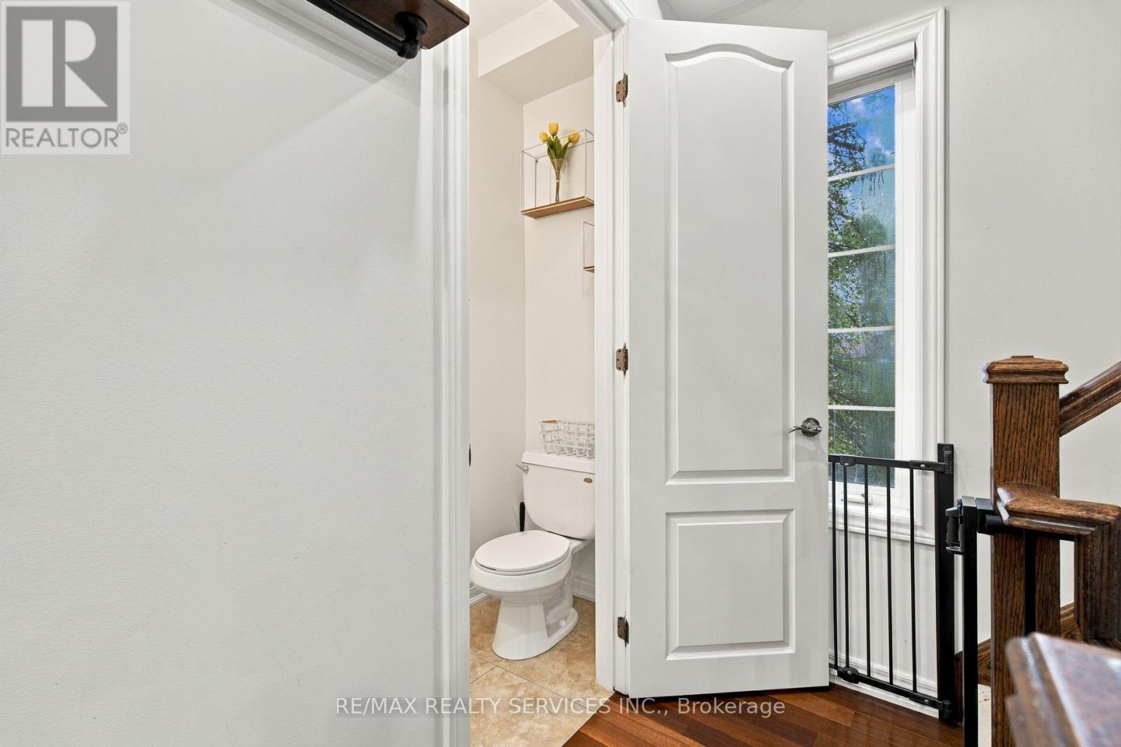 38 Bell Manor Drive, Toronto, Ontario  M8Y 0A4 - Photo 15 - W14083182