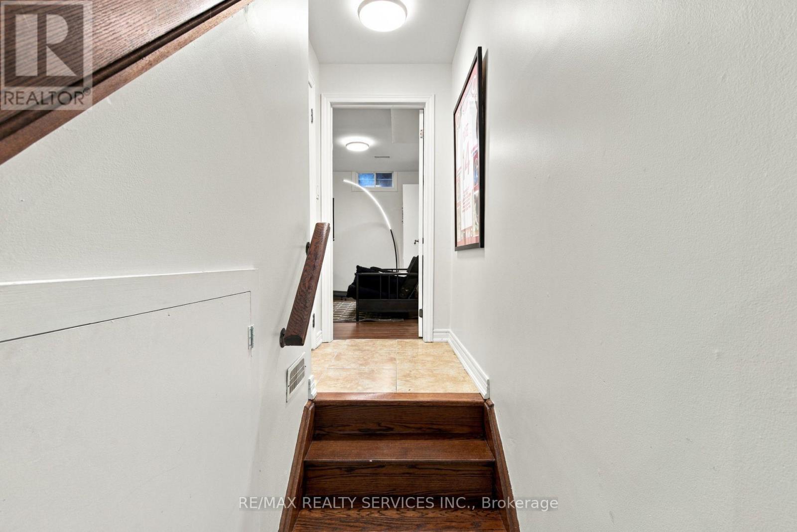 38 Bell Manor Drive, Toronto, Ontario  M8Y 0A4 - Photo 27 - W14083182