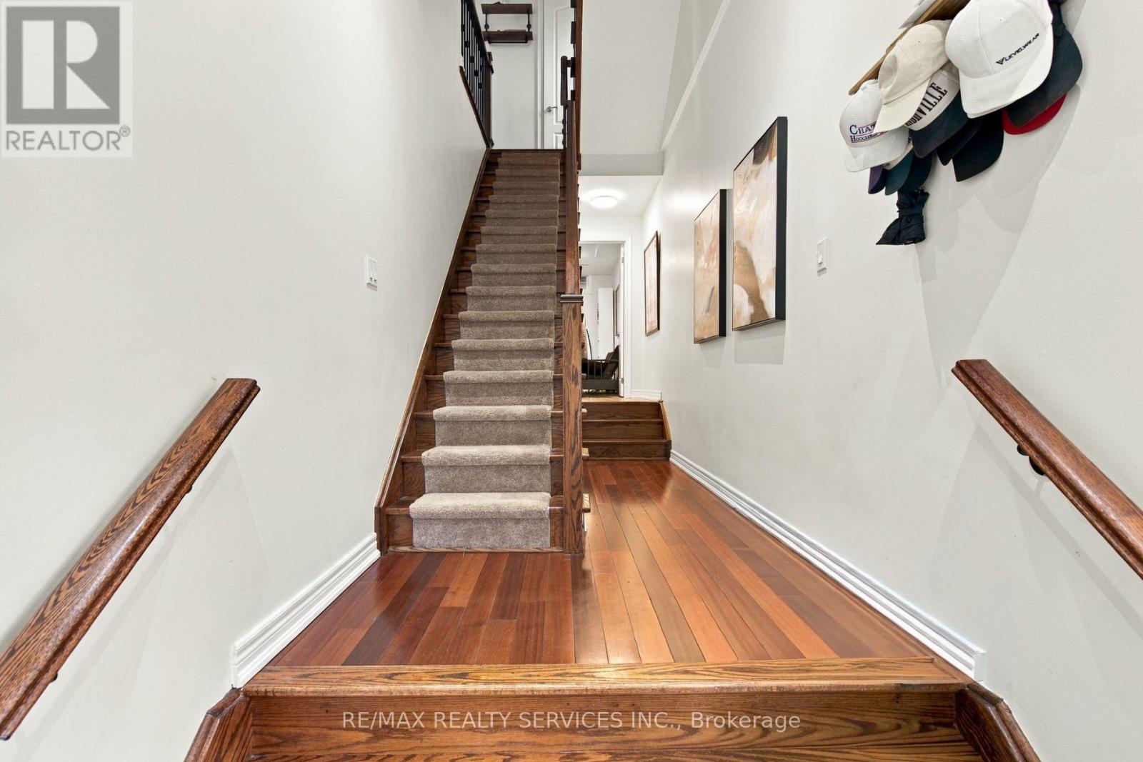 38 Bell Manor Drive, Toronto, Ontario  M8Y 0A4 - Photo 3 - W14083182