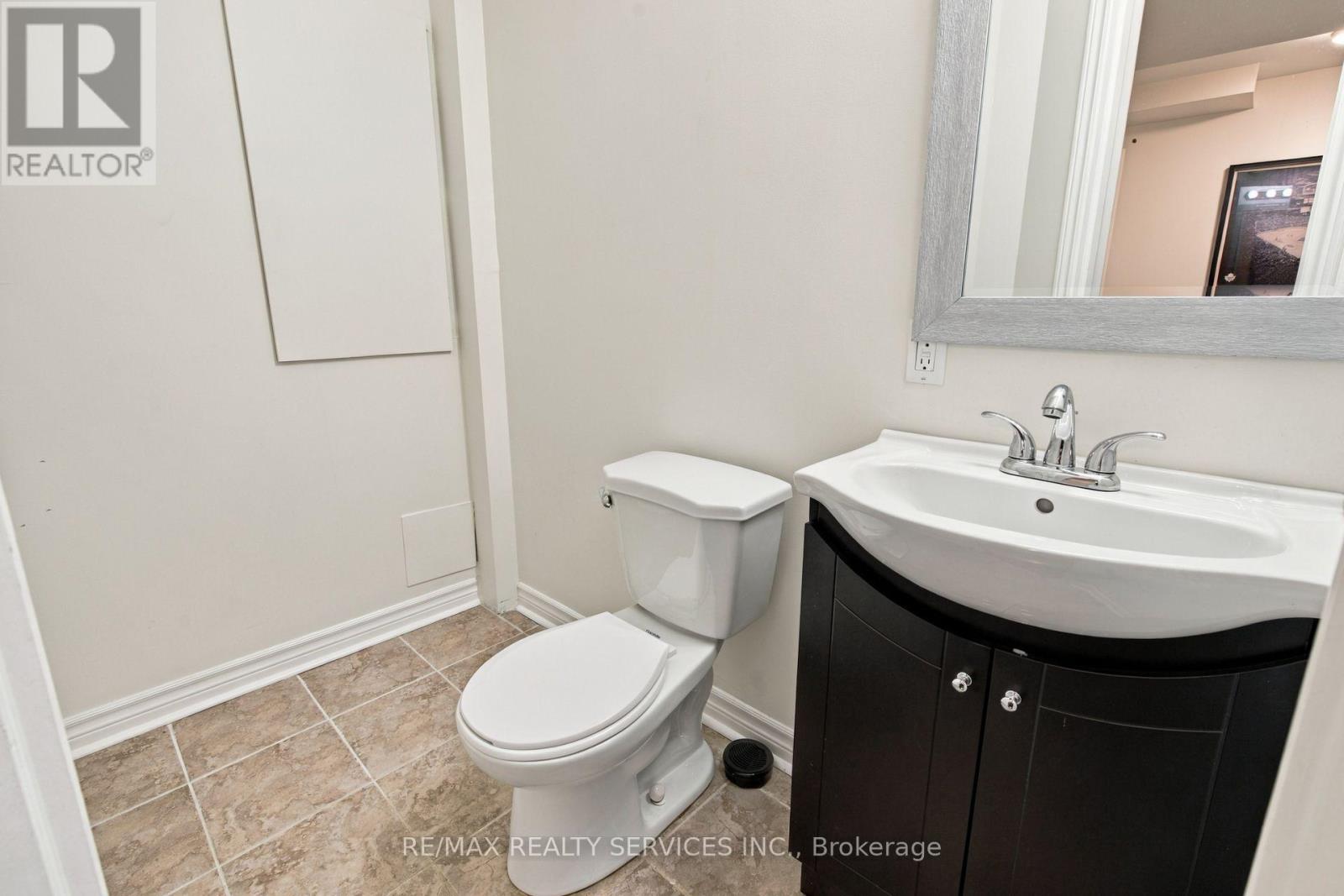 38 Bell Manor Drive, Toronto, Ontario  M8Y 0A4 - Photo 30 - W14083182