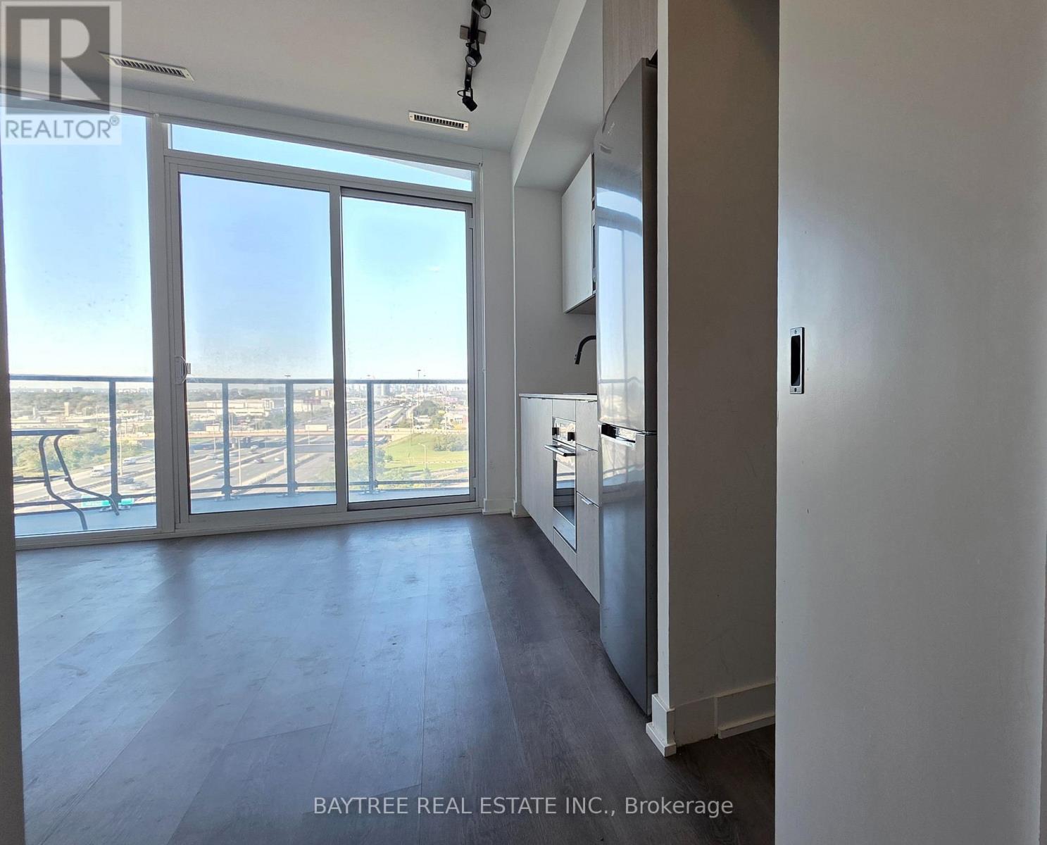 910 - 36 Zorra Street, Toronto, Ontario  M8Z 0G5 - Photo 1 - W14083214