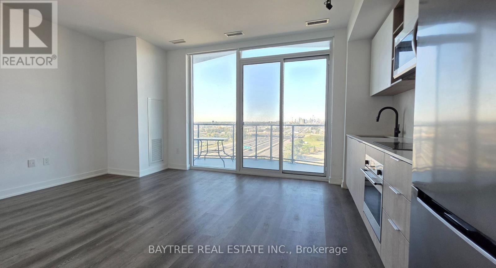 910 - 36 Zorra Street, Toronto, Ontario  M8Z 0G5 - Photo 3 - W14083214