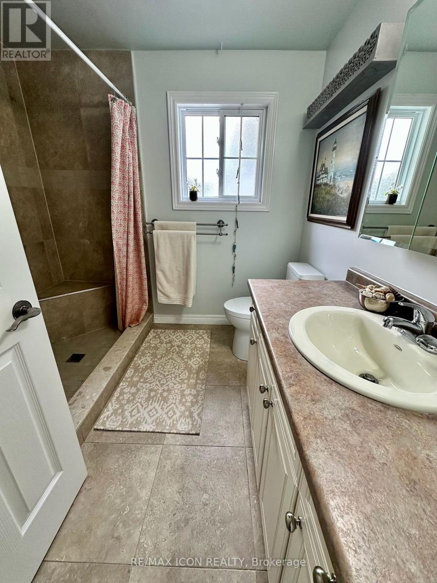 201 Biltmore Drive, South Huron, Ontario  N0M 1T0 - Photo 10 - X14034174