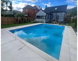 323 CHARLTON AVENUE W, Hamilton, Ontario