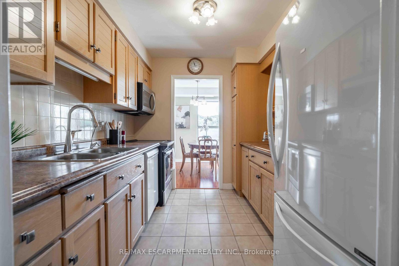 6 - 606 Village Green Boulevard, Hamilton, Ontario  L8G 5B7 - Photo 8 - X14083138