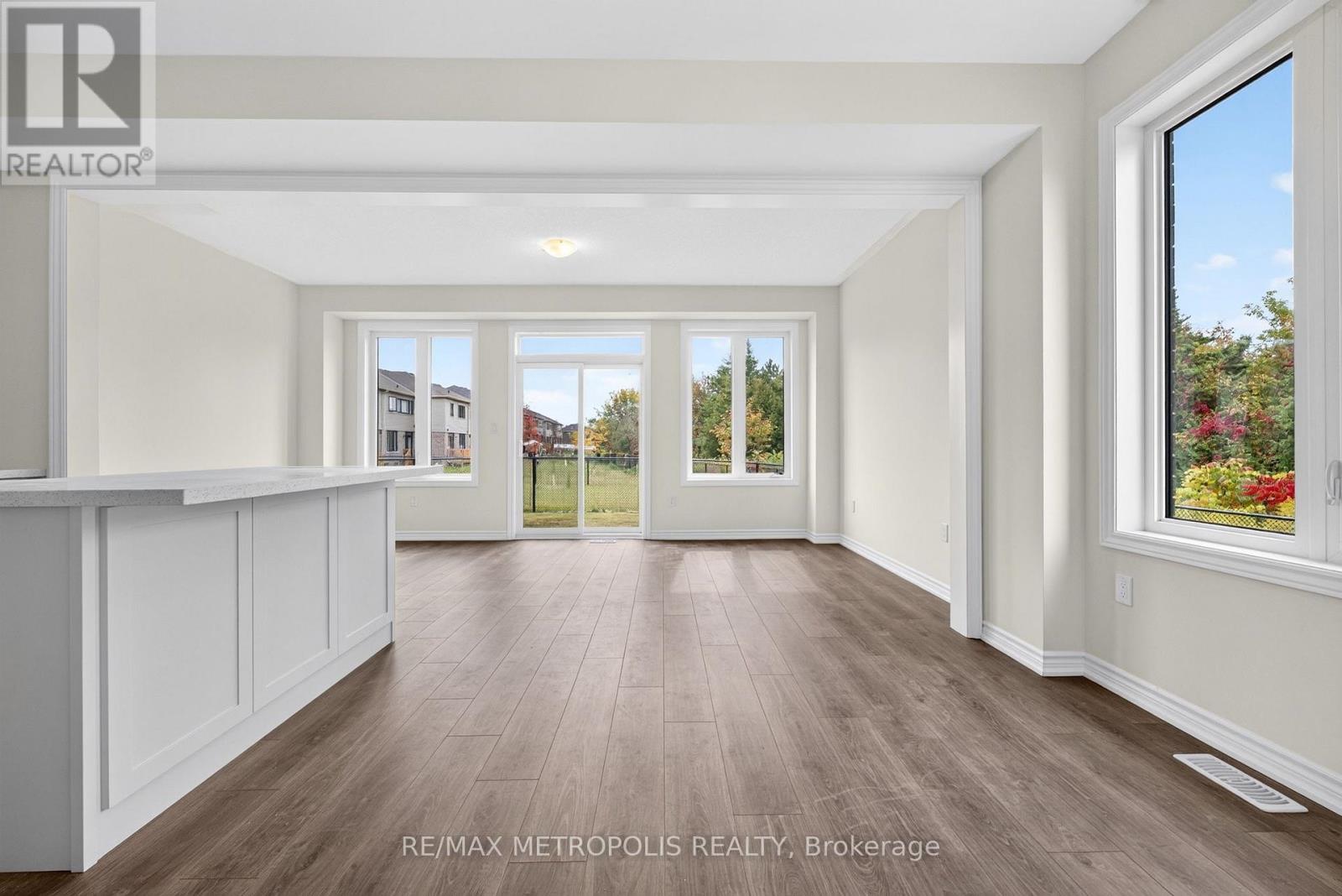 113 Watts Mews, Kawartha Lakes, Ontario  K9V 5V4 - Photo 2 - X14083188