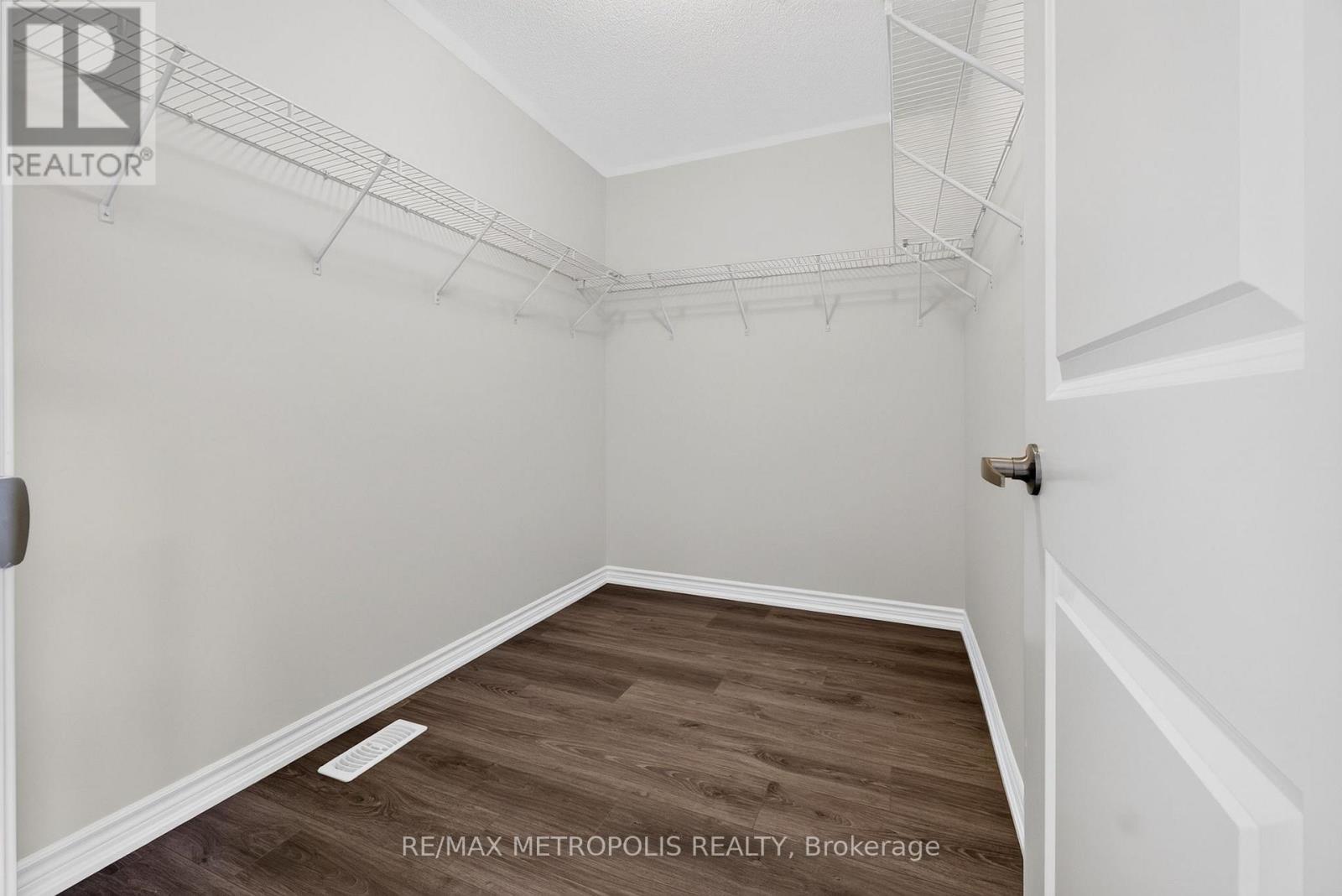 113 Watts Mews, Kawartha Lakes, Ontario  K9V 5V4 - Photo 9 - X14083188