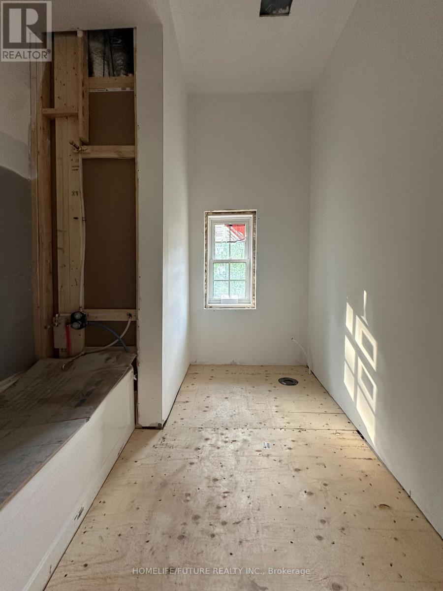 64 King Street, Toronto, Ontario  M9N 1L3 - Photo 5 - W13884756