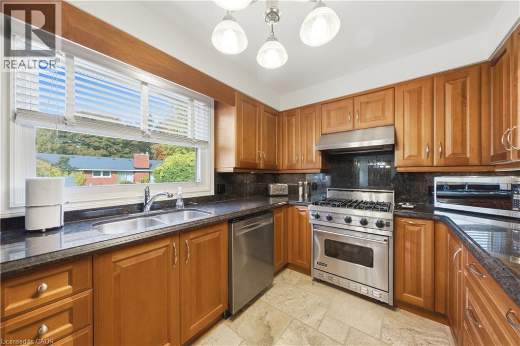 24 West 32nd Street, Hamilton, Ontario  L9C 5G6 - Photo 16 - 40871483