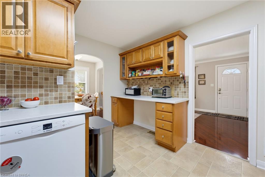 49 Morton Avenue, Brantford, Ontario  N3R 2N6 - Photo 8 - 40864778