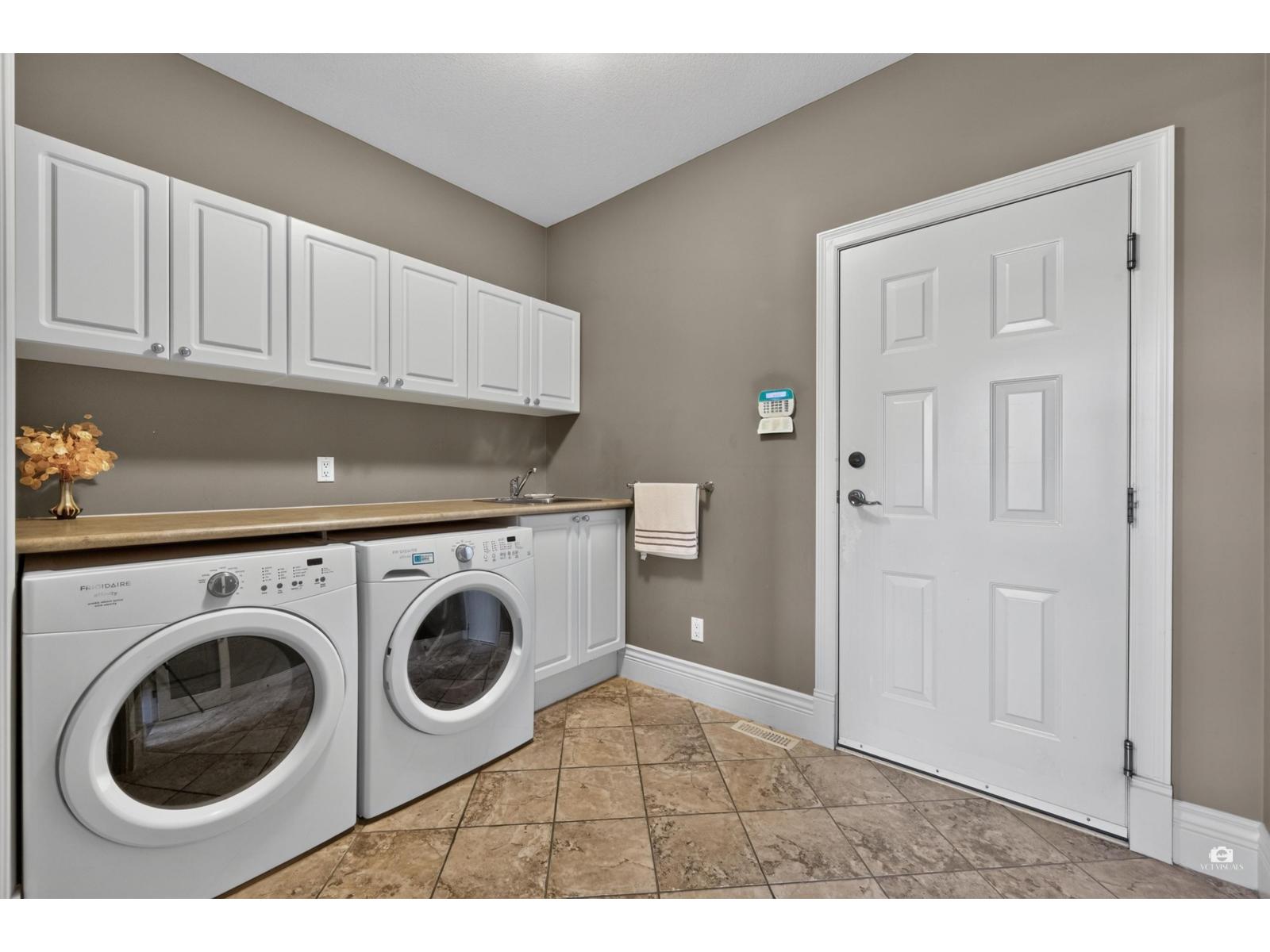 15791 39a Avenue, Surrey, British Columbia  V3Z 0L1 - Photo 30 - R3126635