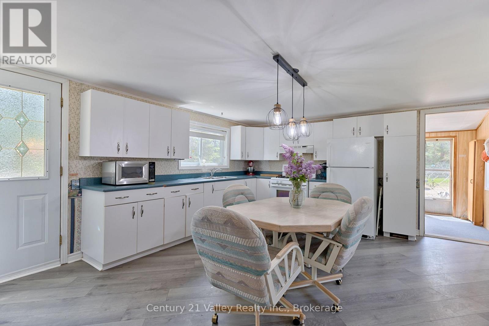 5835a Matawatchan Road, Greater Madawaska, Ontario K0J 1R0 - Photo 7 - X14083250