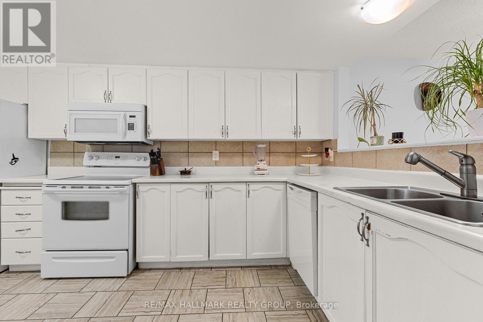 605 - 1589 St Bernard Street, Ottawa, Ontario  K1T 3H9 - Photo 11 - X14083266