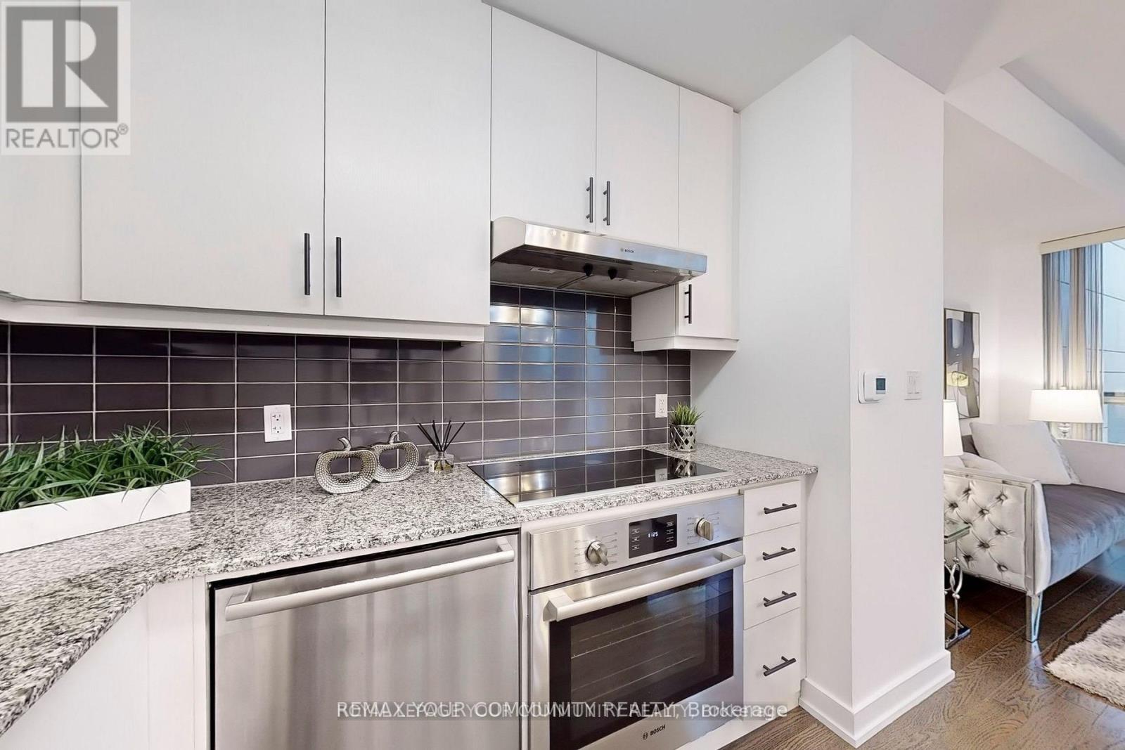 2804 - 1 The Esplanade, Toronto, Ontario  M5E 0A8 - Photo 10 - C14083340