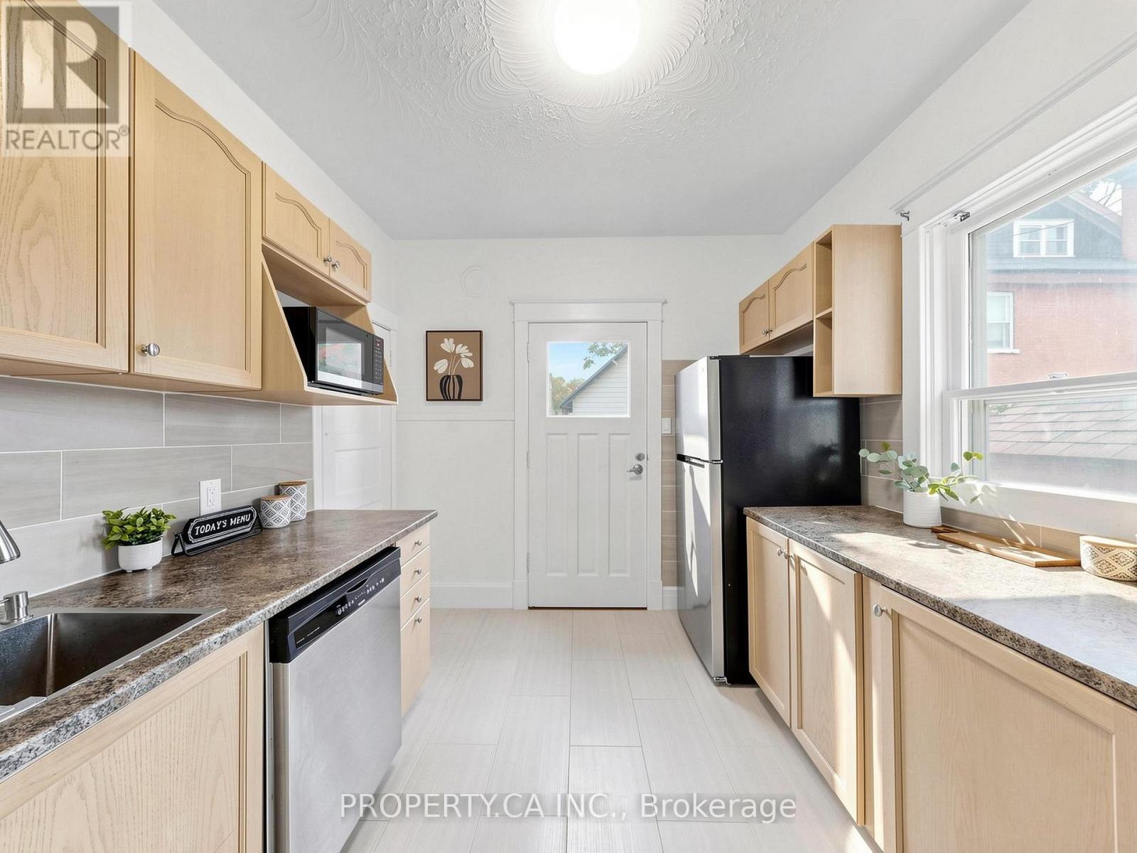 205 Dearborn Avenue, Oshawa, Ontario  L1G 5Z3 - Photo 17 - E14083276