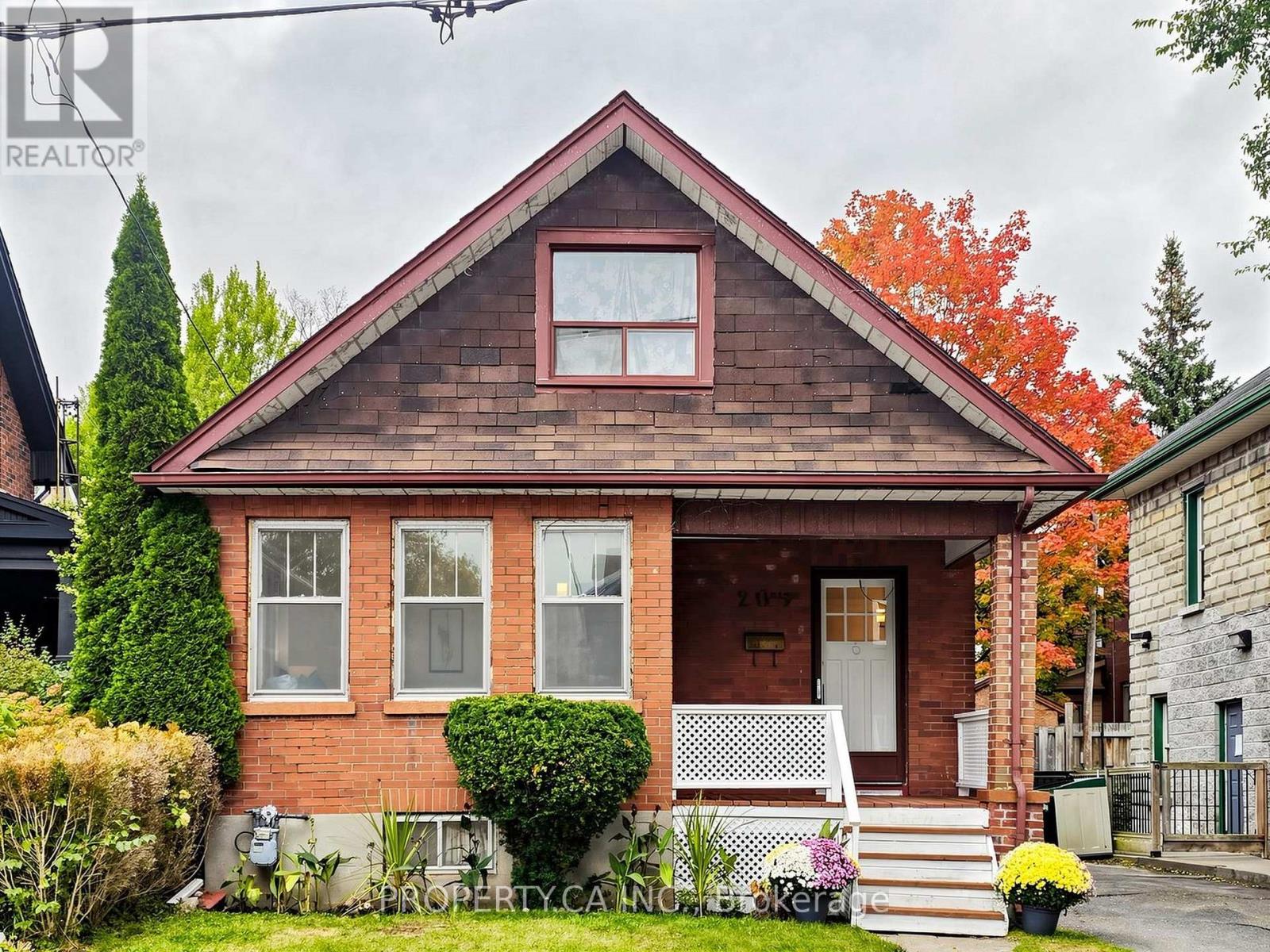 205 Dearborn Avenue, Oshawa, Ontario  L1G 5Z3 - Photo 2 - E14083276