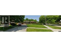 22 WATERFIELD DRIVE, Toronto, Ontario