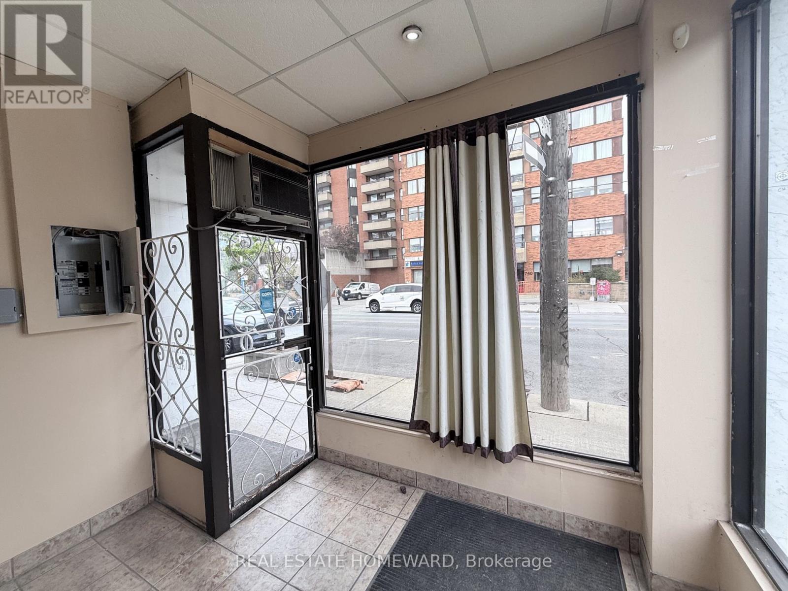 757 Pape Avenue, Toronto, Ontario  M4K 3T1 - Photo 10 - E14083402