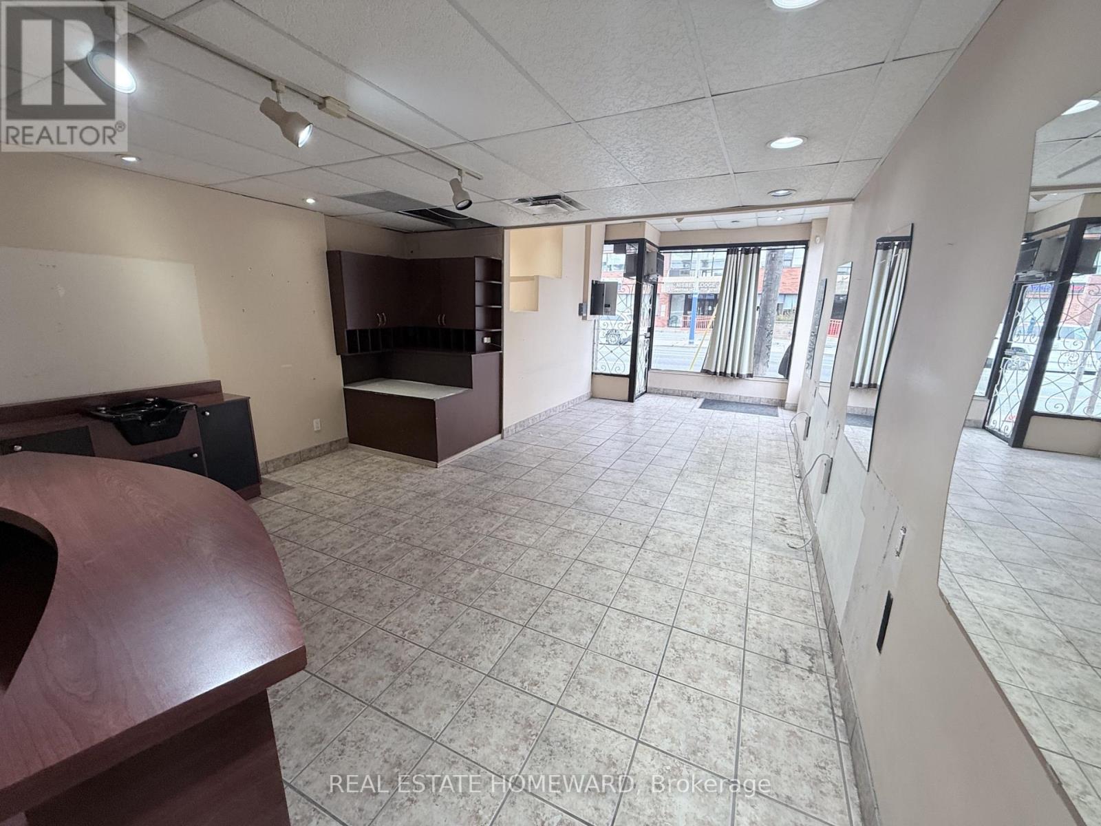 757 Pape Avenue, Toronto, Ontario  M4K 3T1 - Photo 6 - E14083402