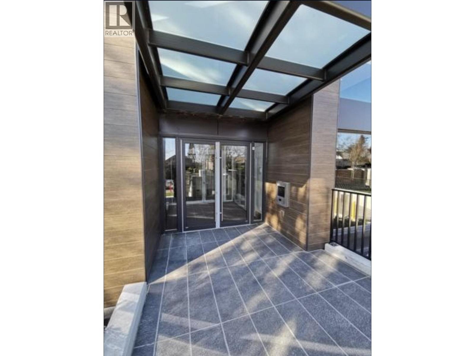 504 1571 W 57th Avenue, Vancouver, British Columbia  V6P 0H7 - Photo 1 - R3175742