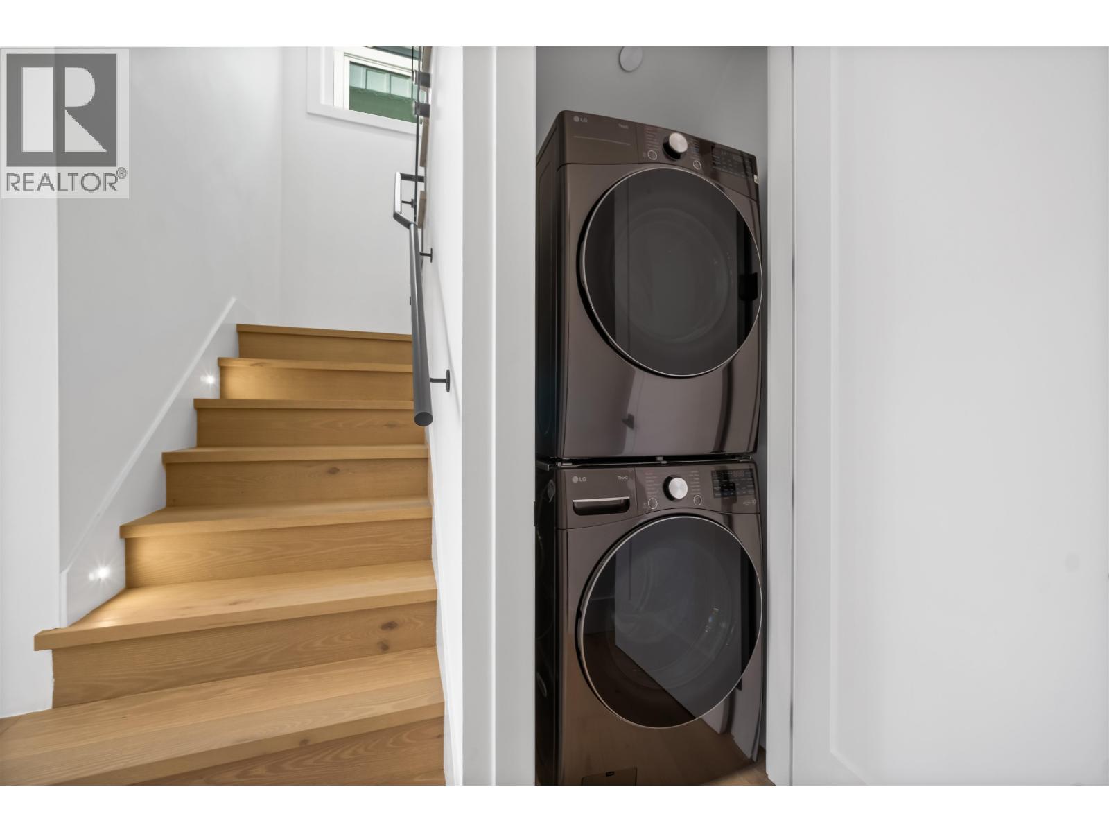 2 2710 Kitchener Street, Vancouver, British Columbia  V5K 3E1 - Photo 11 - R3175764