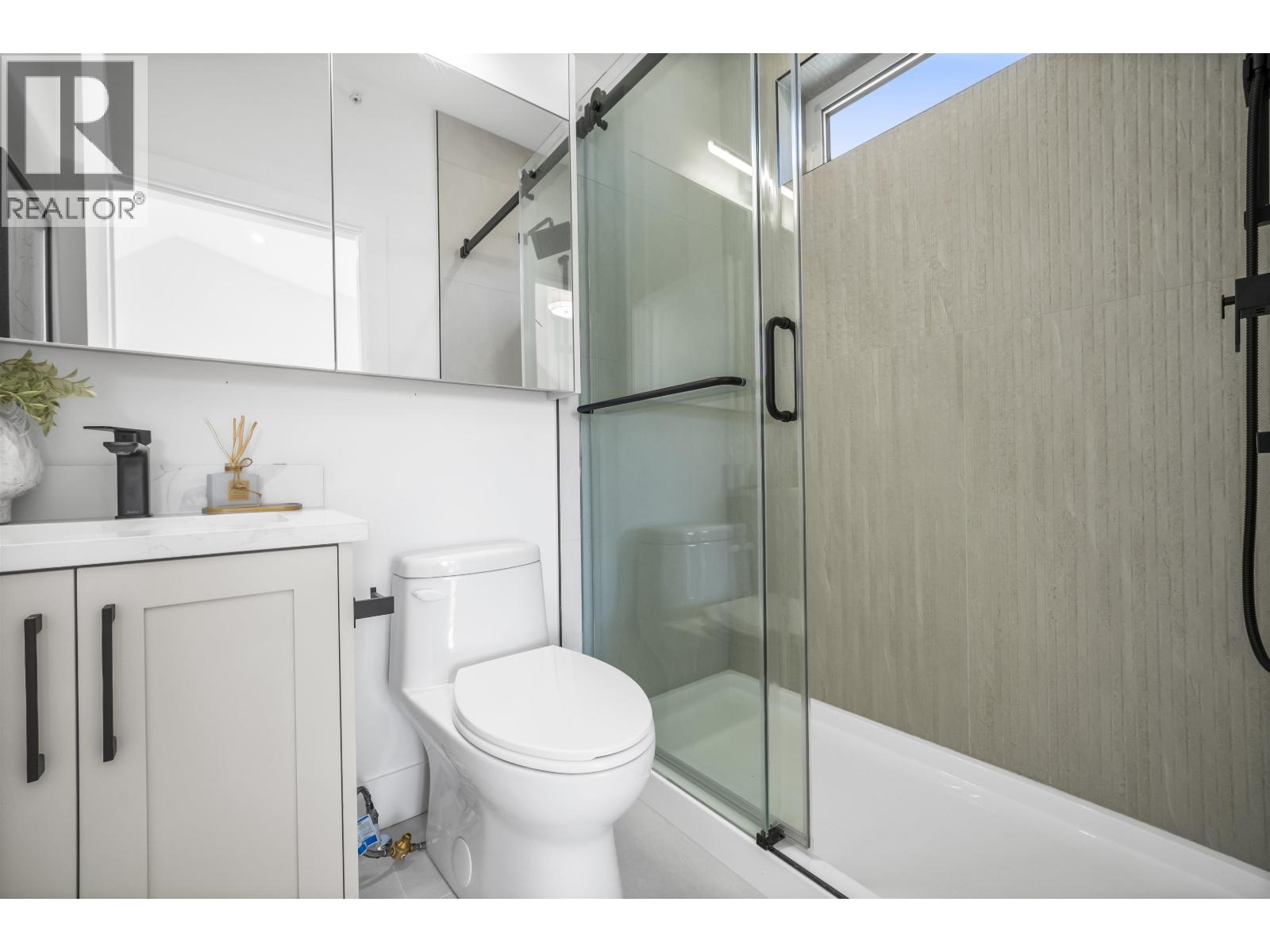 2 2710 Kitchener Street, Vancouver, British Columbia  V5K 3E1 - Photo 21 - R3175764