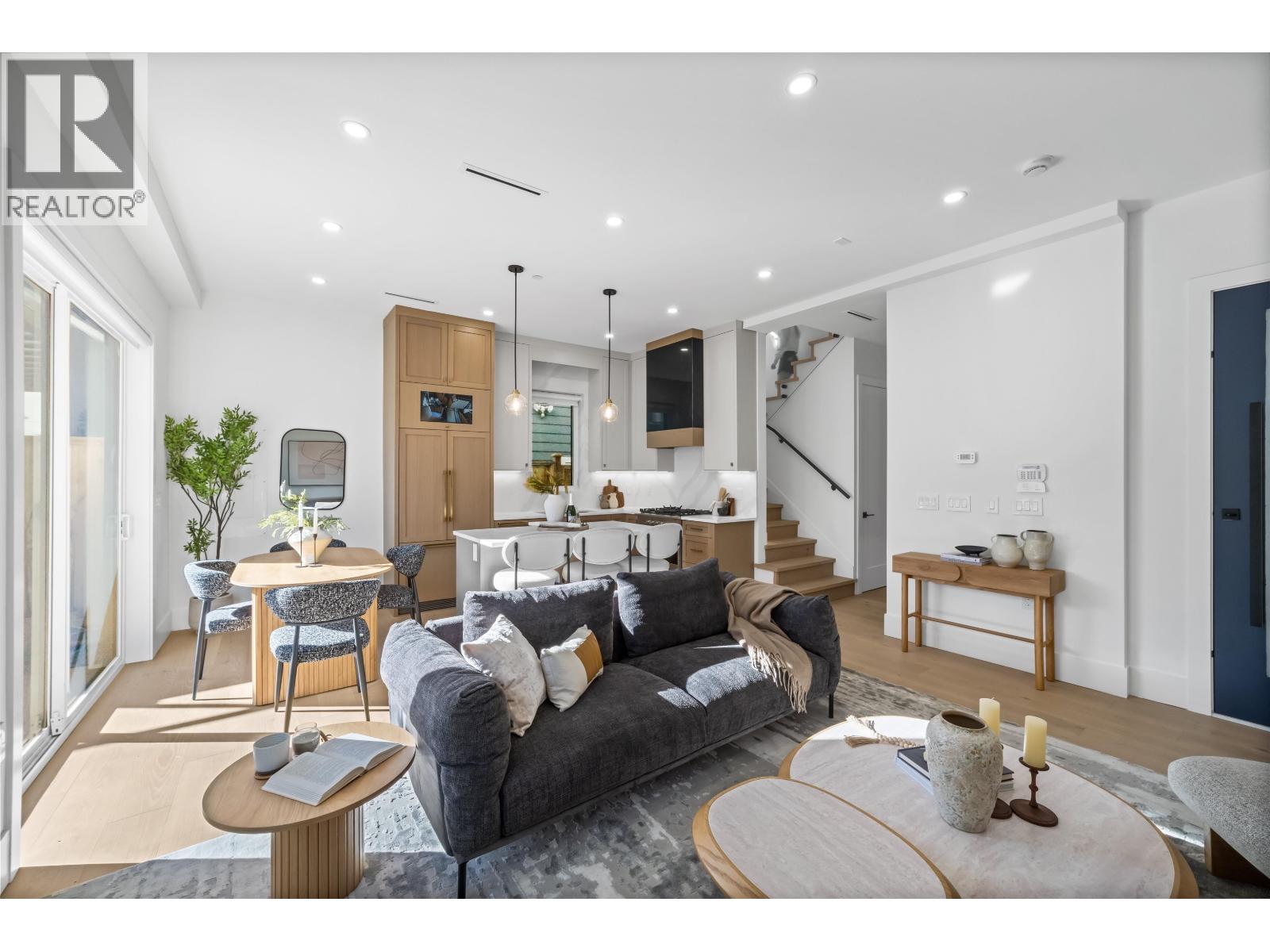 2 2710 Kitchener Street, Vancouver, British Columbia  V5K 3E1 - Photo 5 - R3175764