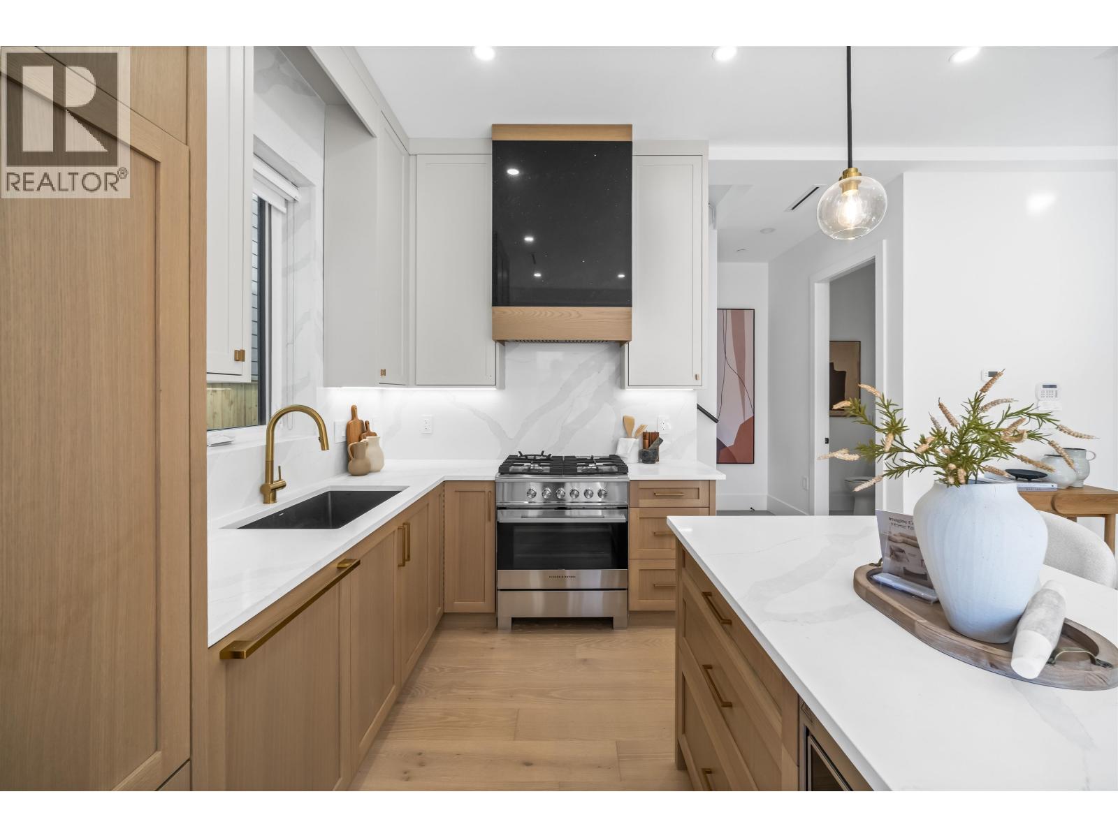 2 2710 Kitchener Street, Vancouver, British Columbia  V5K 3E1 - Photo 8 - R3175764