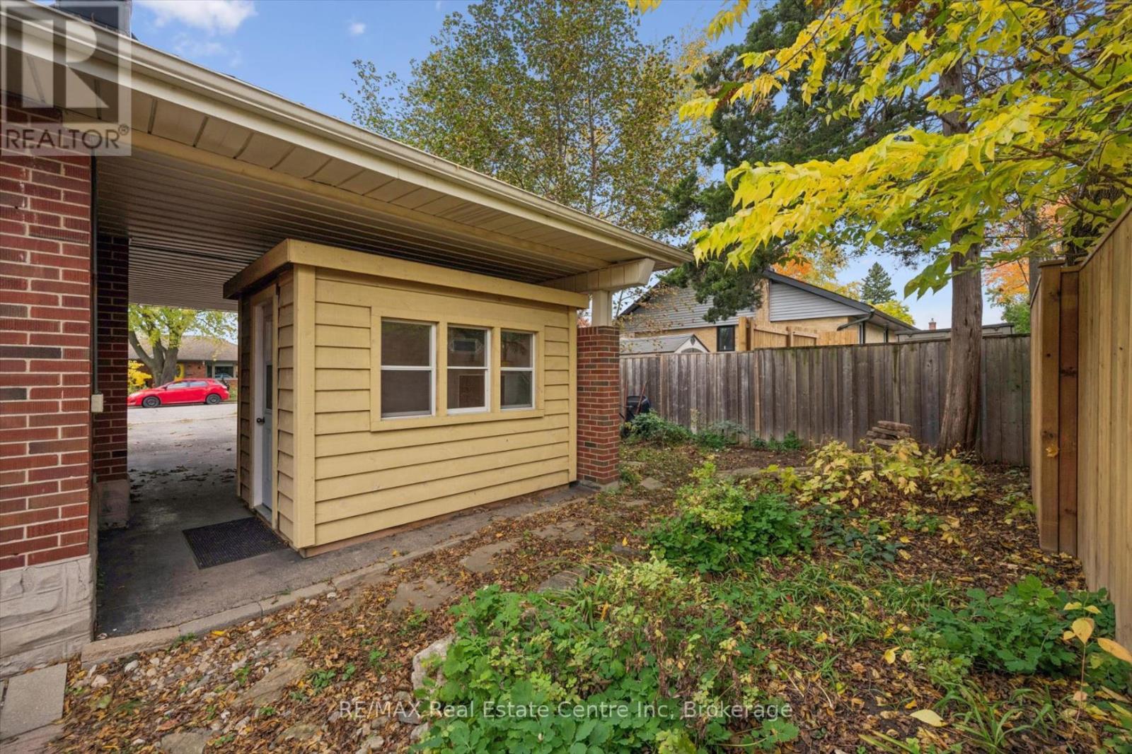 1 Cadillac Drive, Guelph (St. George's), Ontario  N1E 2B4 - Photo 21 - X14083268