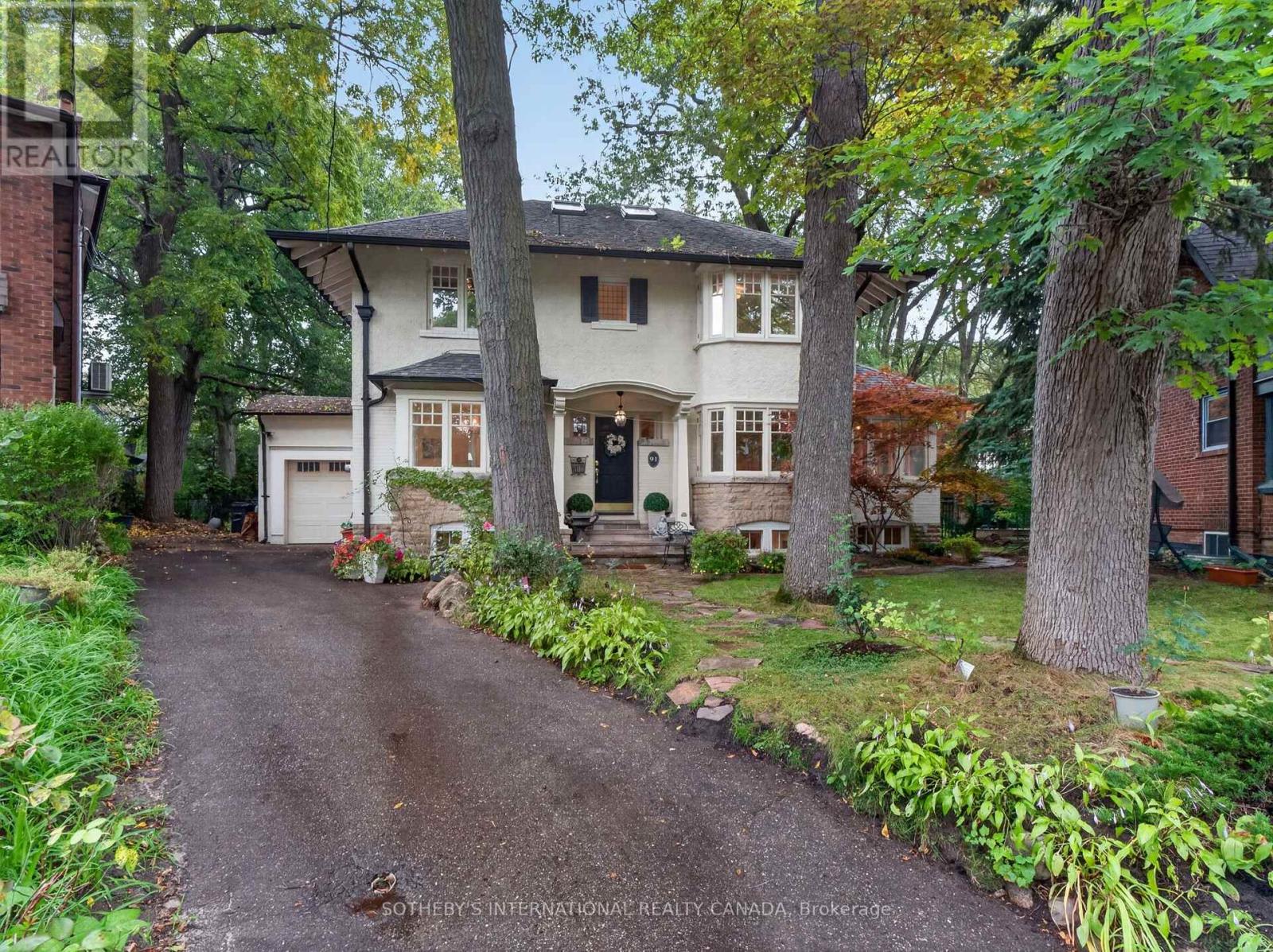 91 Braemore Gardens, Toronto, Ontario  M6G 2C7 - Photo 3 - C13851128