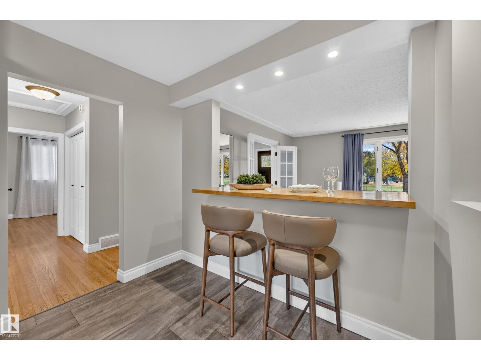 10224 82 ST NW