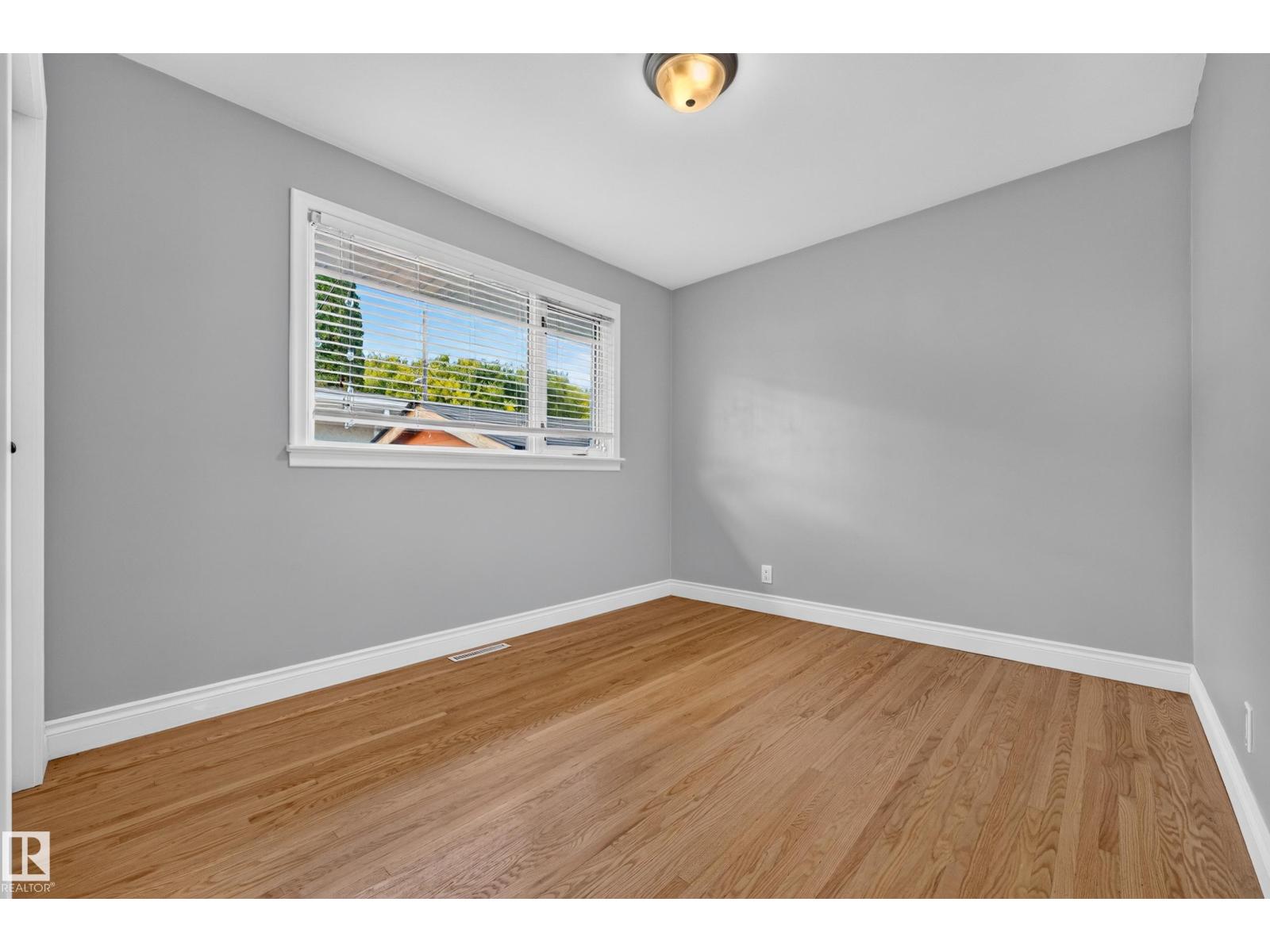 10224 82 ST NW