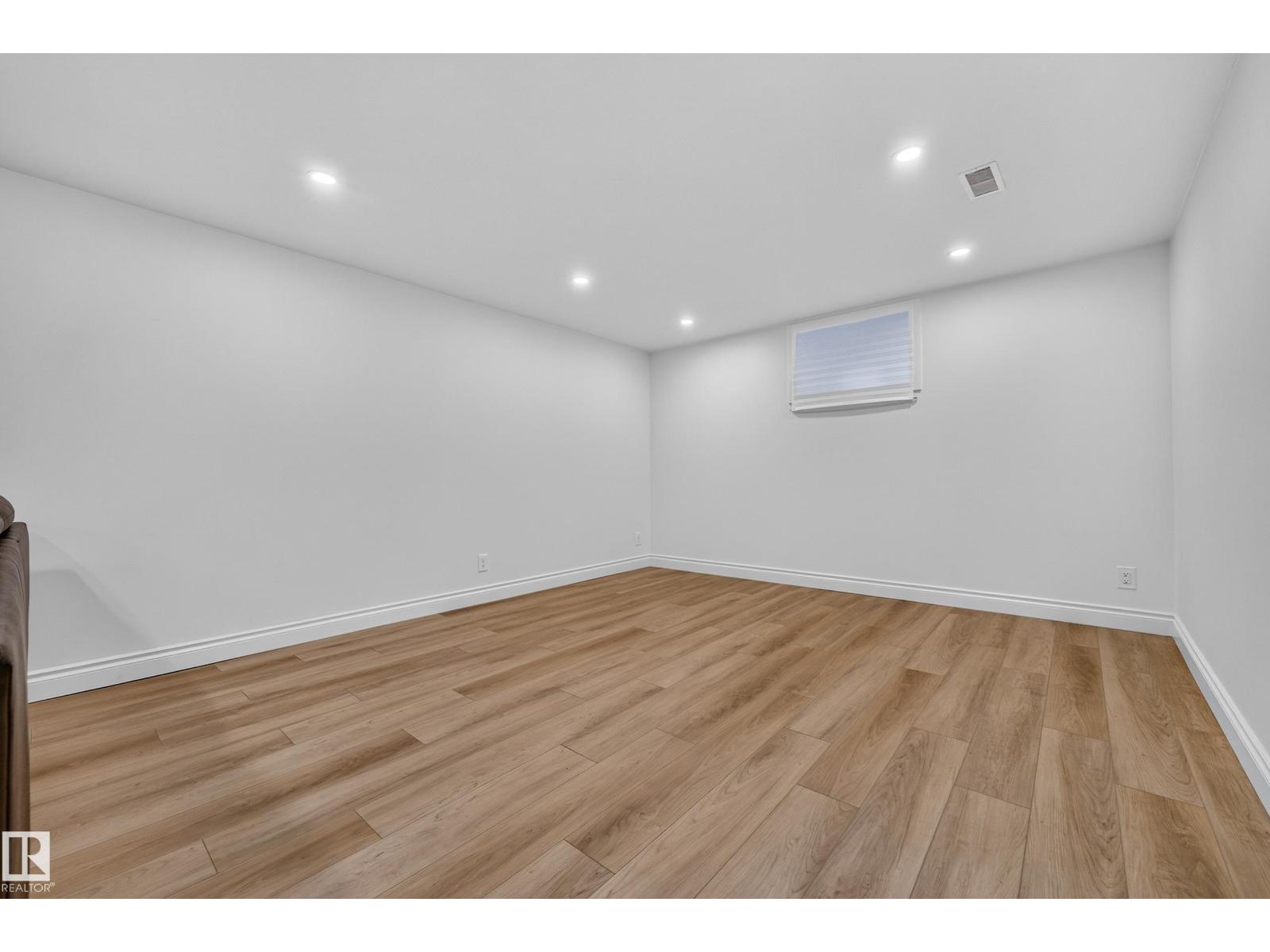 10224 82 ST NW