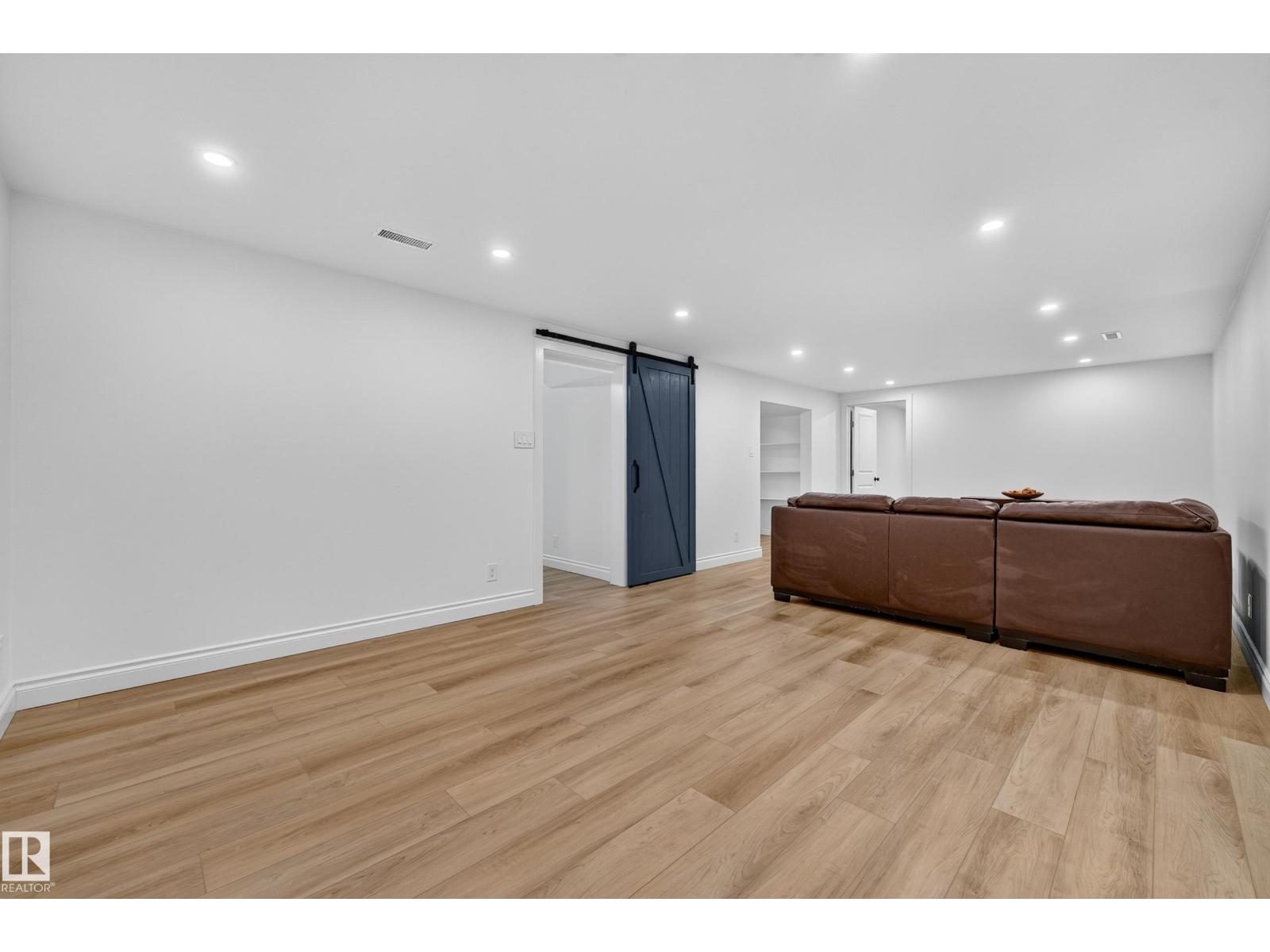 10224 82 ST NW