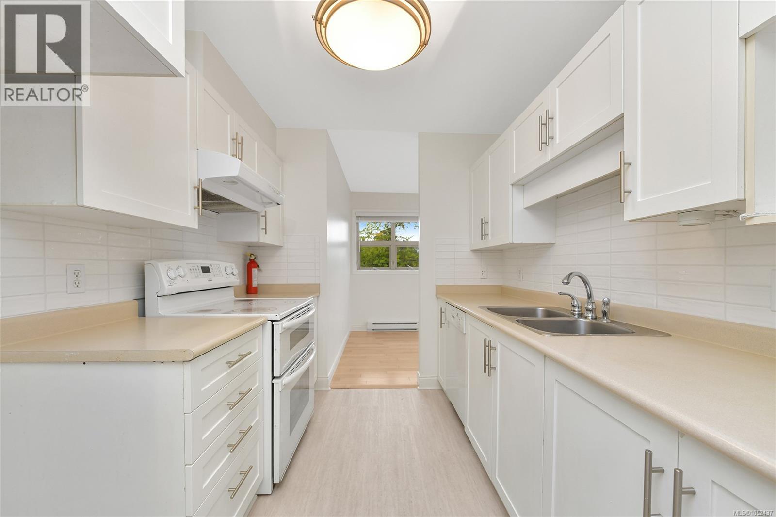 301 1694 Cedar Hill Cross Rd