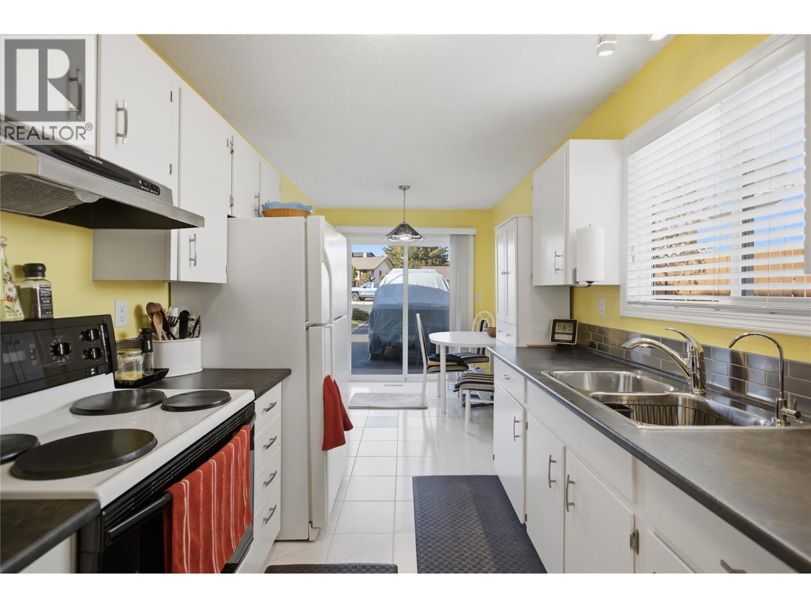 152 Elm Avenue, Kamloops, British Columbia  V2B 1L2 - Photo 9 - 10403031