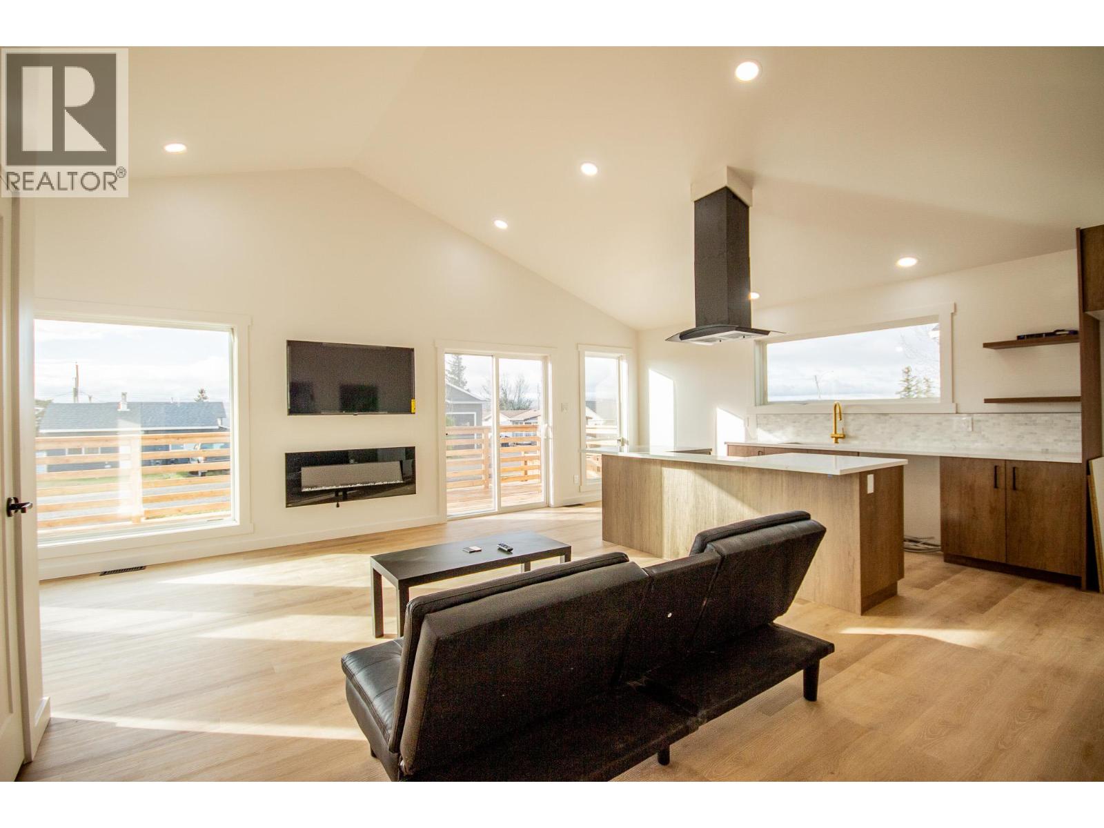 404 99 Avenue, Dawson Creek, British Columbia  V1G 1T3 - Photo 6 - 10403705