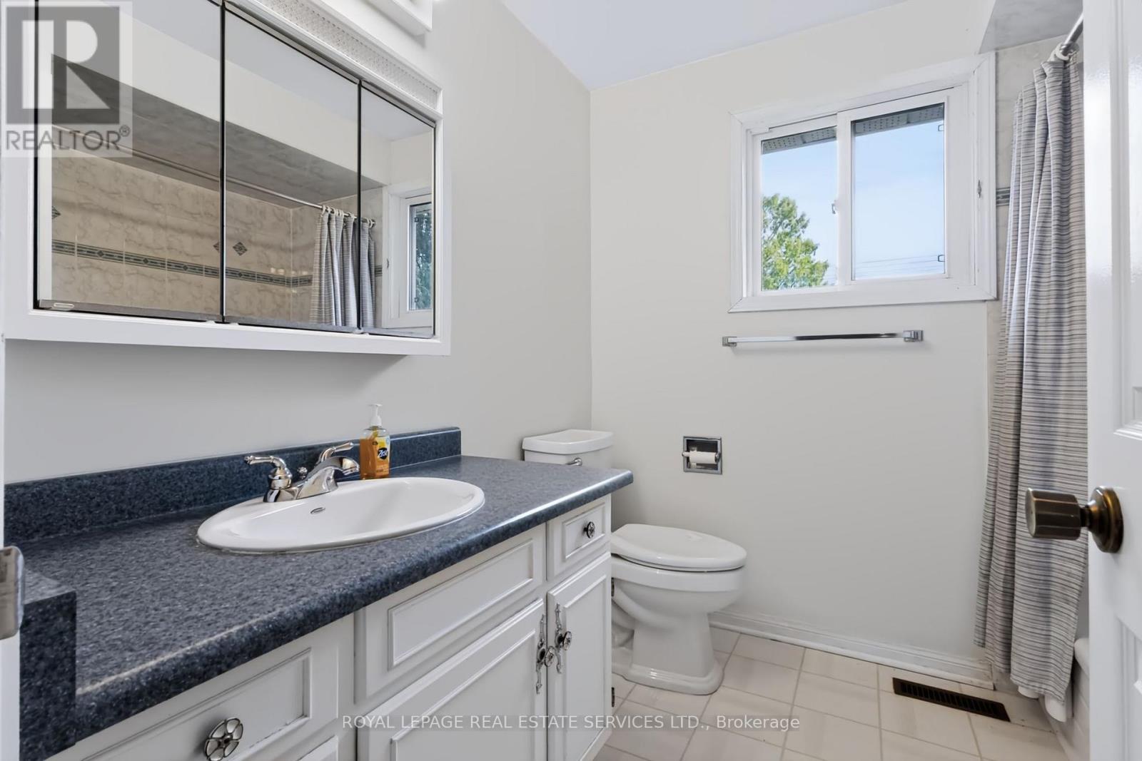 1326 Prince Albert Court, Mississauga, Ontario  L5H 3S1 - Photo 31 - W14083286
