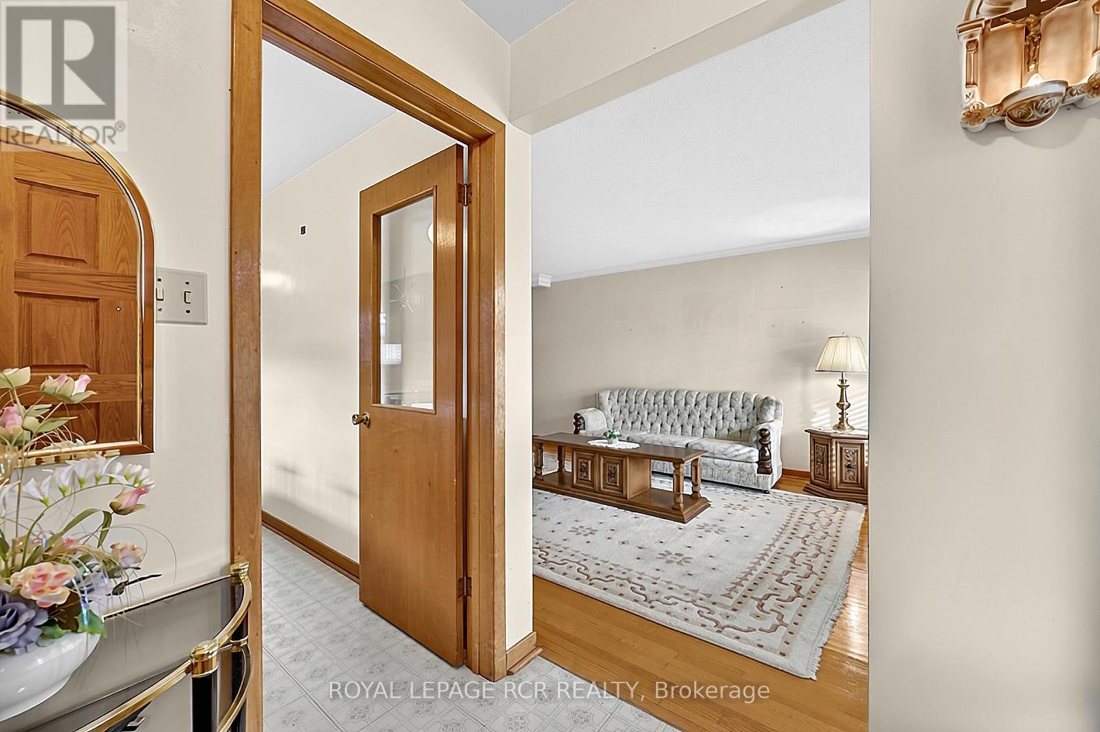 32 Bartel Drive, Toronto, Ontario M3N 1C9 - Photo 4 - W14083314