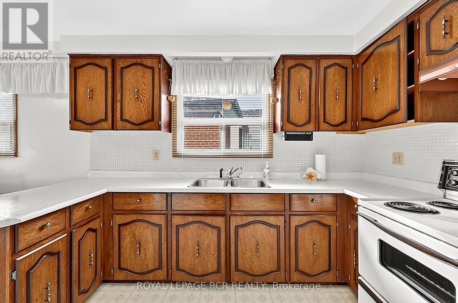 32 Bartel Drive, Toronto, Ontario M3N 1C9 - Photo 8 - W14083314