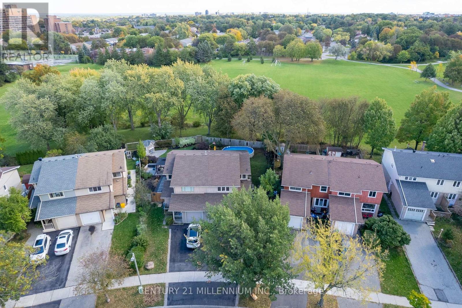 3537 Autumnleaf Crescent, Mississauga, Ontario L5L 1K6 - Photo 3 - W14083362