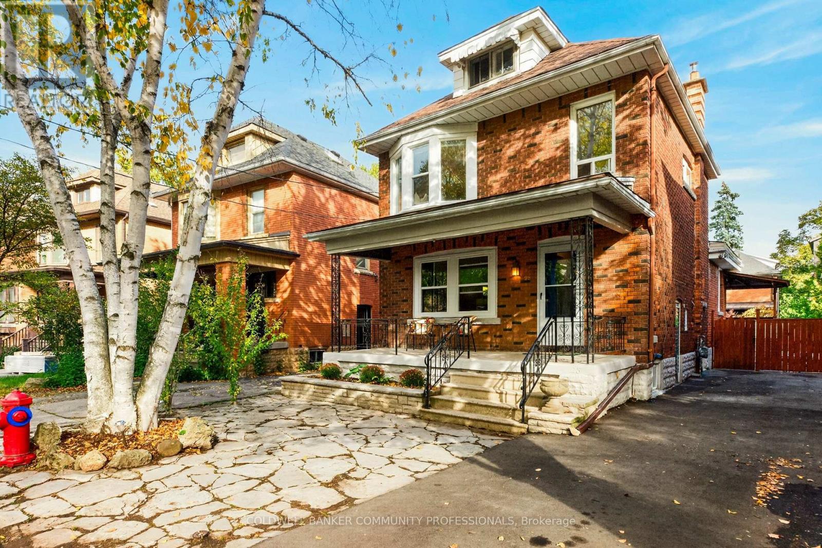 28 NORTH OVAL, Hamilton, Ontario