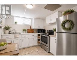 374 UPPER WENTWORTH STREET W, Hamilton, Ontario