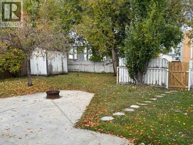 8 Mcleod Drive, Whitecourt, Alberta  T7S 1H3 - Photo 3 - A2352138